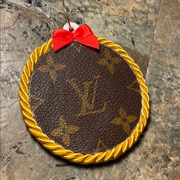 ❤️Make Me An Offer❤️Authentic LV Material - Picture 2 of 12